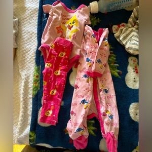 O-3 months onesie and 2 piece long sleeve babyshark